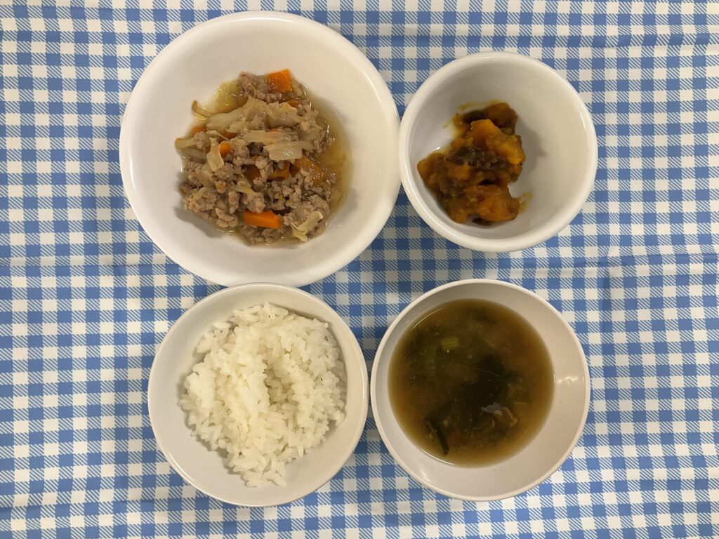 肉野菜炒め/ミルクみかん缶