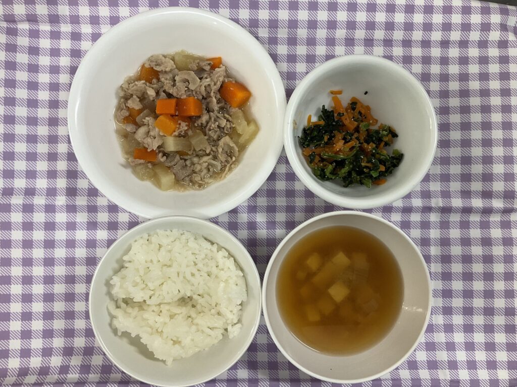 大根と豚肉の煮物/ツナサンド