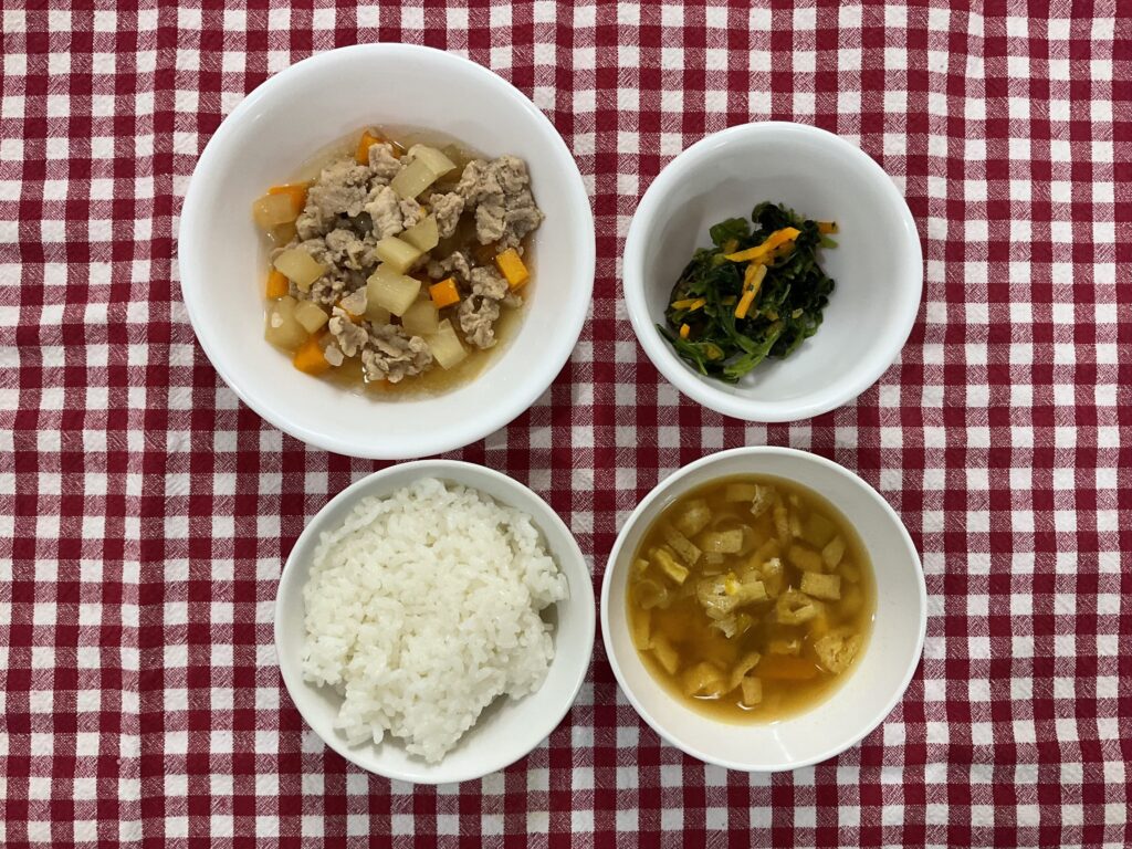 大根と豚肉の煮物/キャロットケーキ
