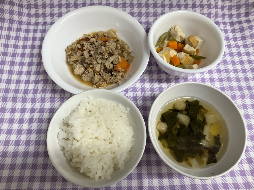 豚肉ときのこの味噌炒め/フライドポテト