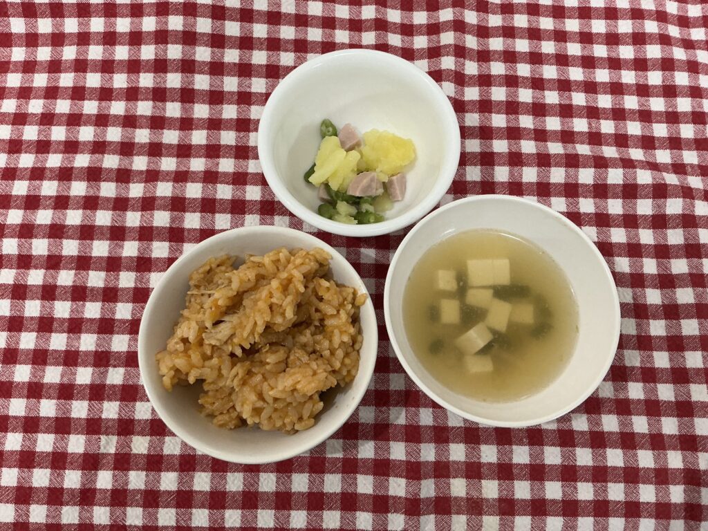 チキンライス/りんごのケーキ