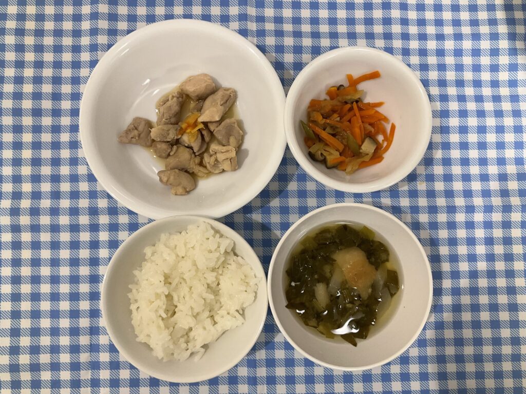 鶏肉のマーマレード焼き/にんじんふりかけご飯